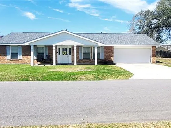 324 River Oaks Dr, Luling, LA 70070