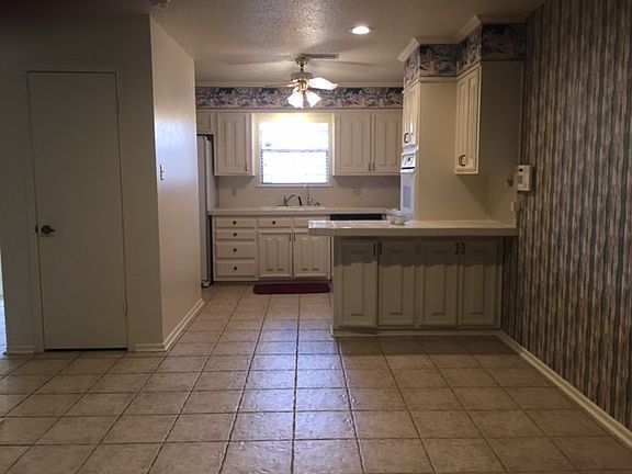 2nd image of 3722 Monclair Ave