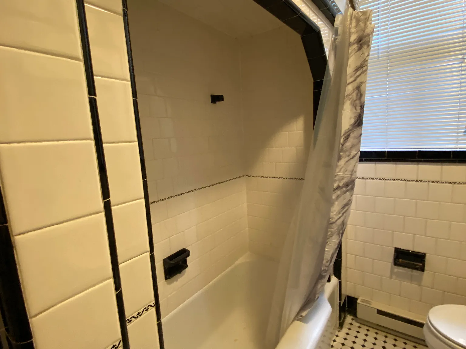 1 bed, 610 sqft, $1,450 — Photo 3