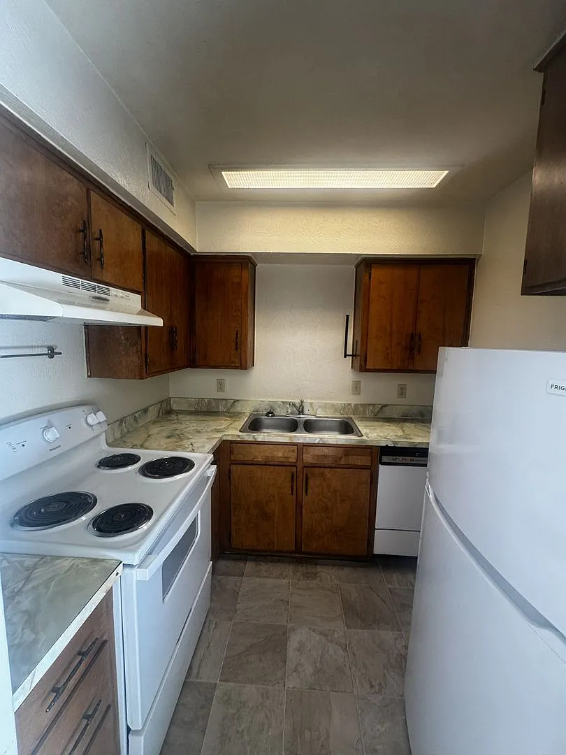 1-Bedroom Apartment Move-In Ready Today — Photo 3