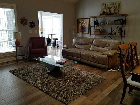 5th image of 4818 Saint Andrews Dr