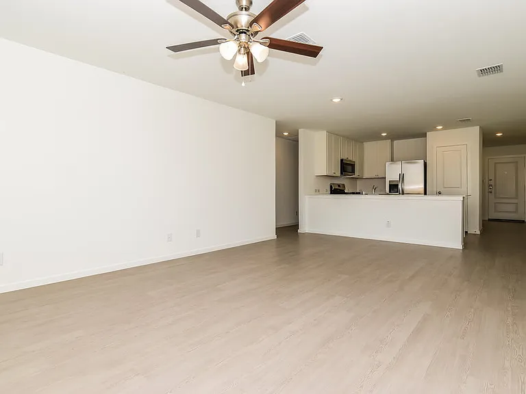 1718 Crossbill St — Photo 7