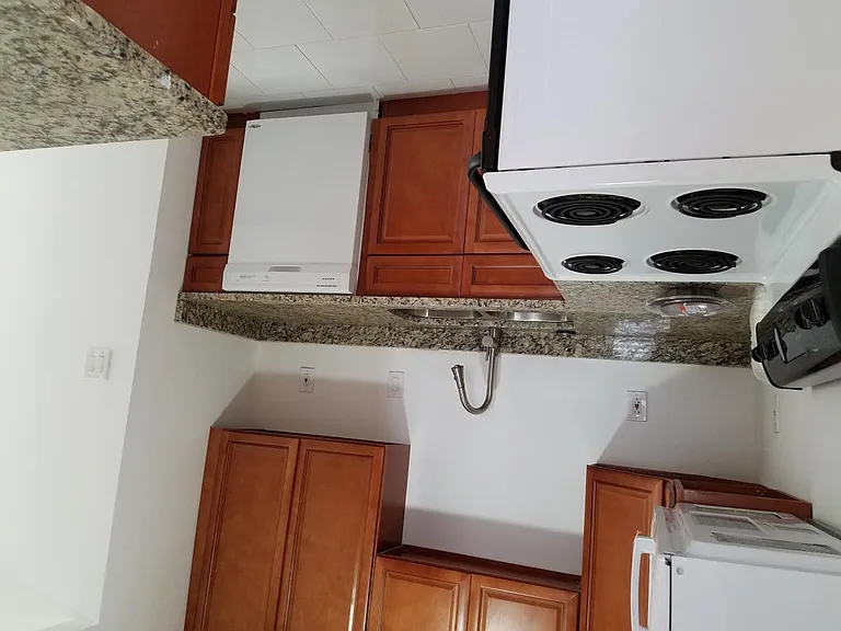 1258 Holly St NW — Photo 4