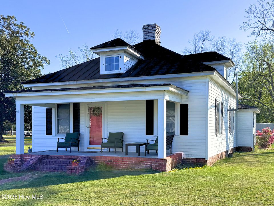 1st image of 3405 Oaks Road