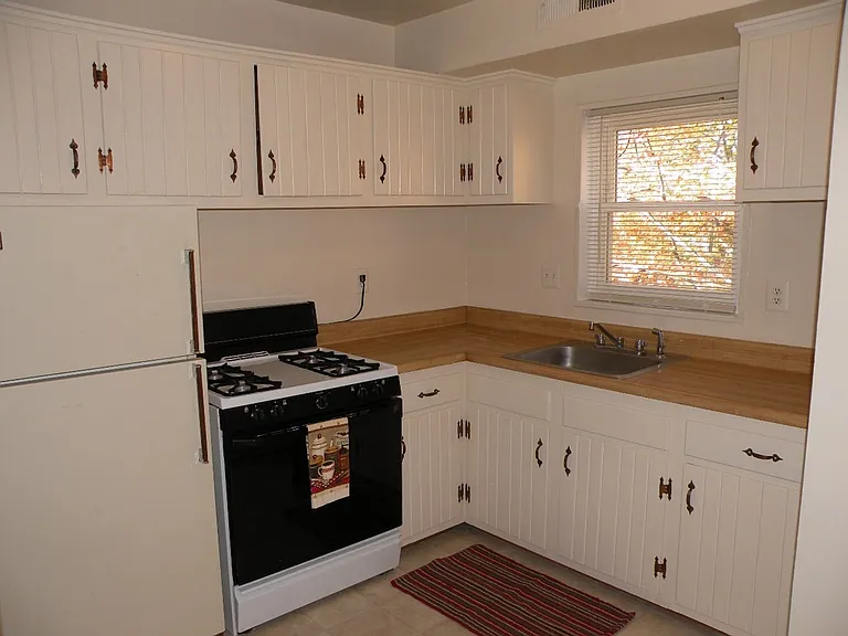 120-4 Washington St NE #B10 — Photo 5