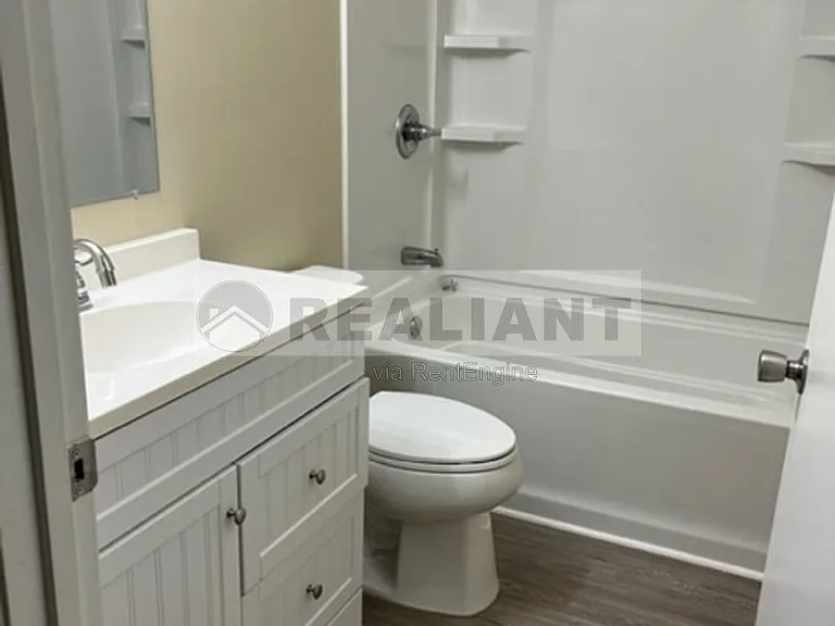 108 Oakwood Dr — Photo 8
