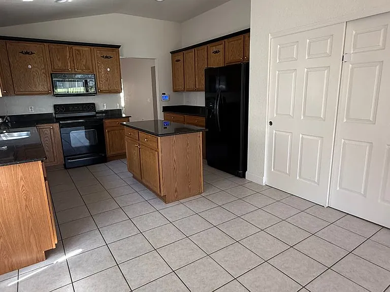 4095 SW 51st Ct — Photo 5