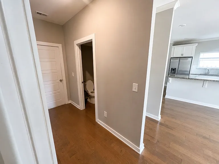 711 Windmill Cir — Photo 3