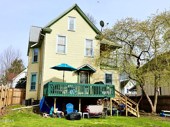 3rd image of 817 Elmira St