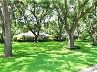 4811 Maple St, Bellaire, TX 77401