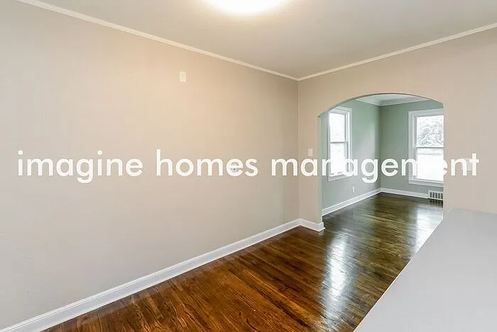4 bed, 1.5 bath, 1234 sqft, $2,699 — Photo 3