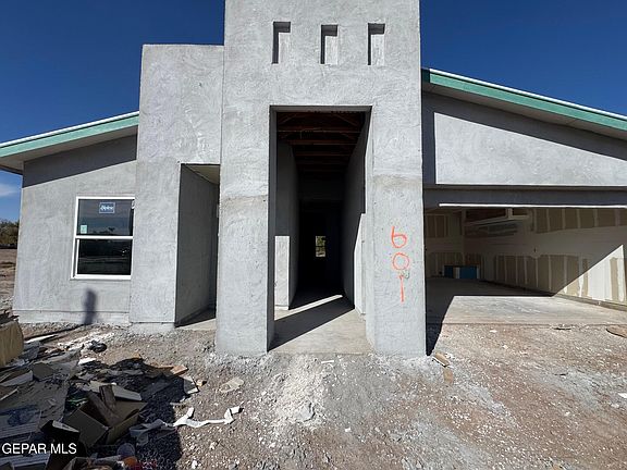 2nd image of 601 Harvest Grove Ln