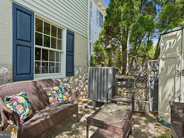 1713 Whitpain Hls — Photo 3