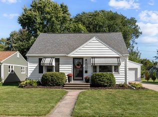 870 Maple St, Neenah, WI 54956