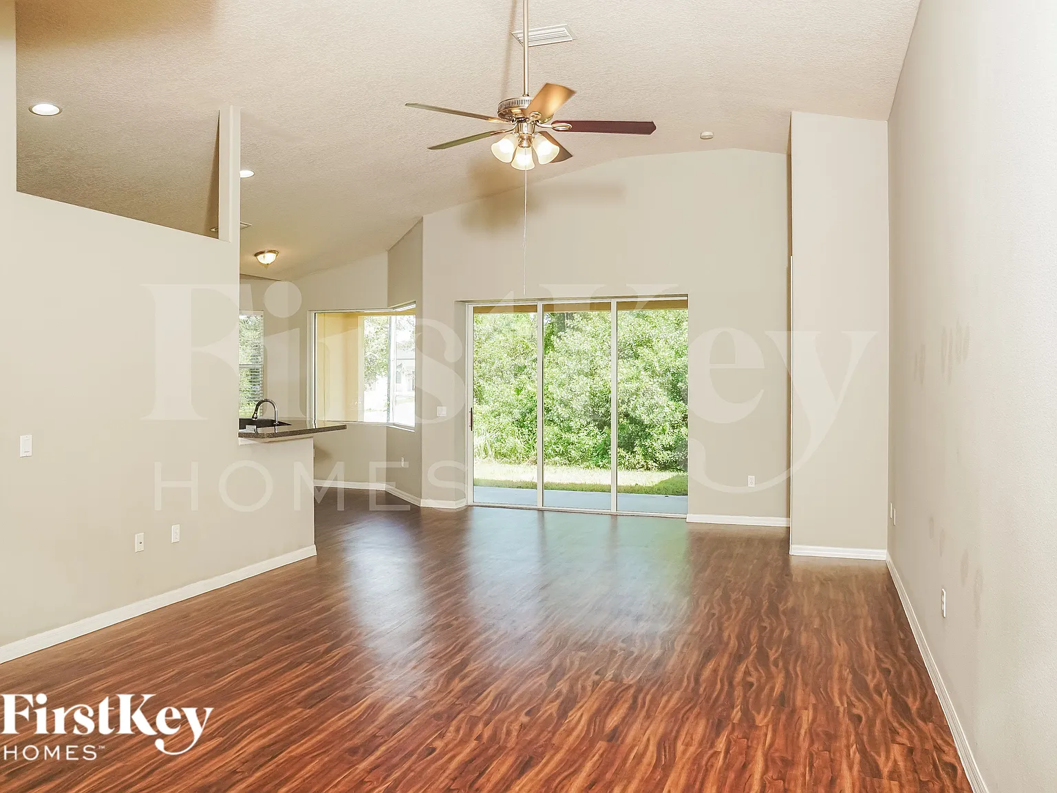 3 bed, 2.0 bath, 1982 sqft, $1,765 — Photo 4