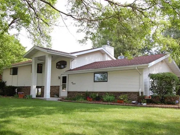 S78W17724 Canfield Dr, Muskego, WI 53150