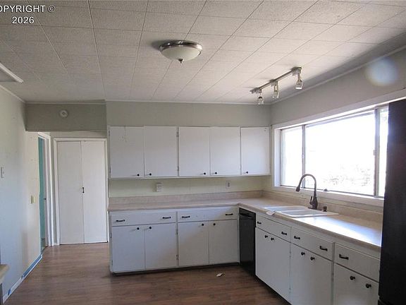 4th image of 898 Phelps Ave