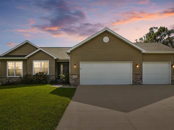 5334 Lafayette Rd, Elk Run Heights, IA 50707