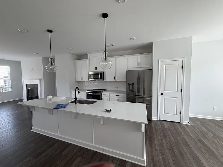 900 Cotton Dr SE — Photo 13