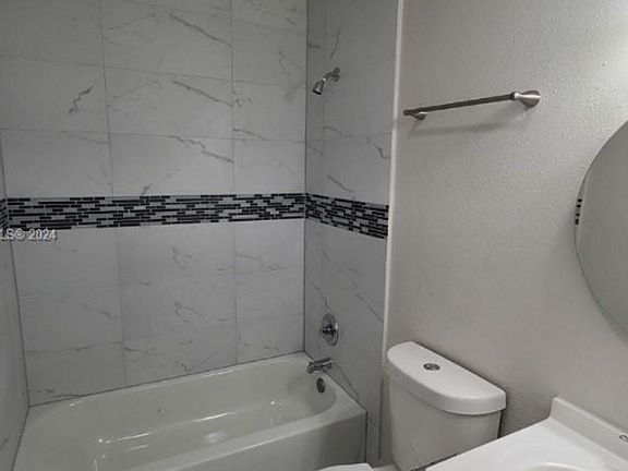 5th image of 450 SW 2nd St #7
