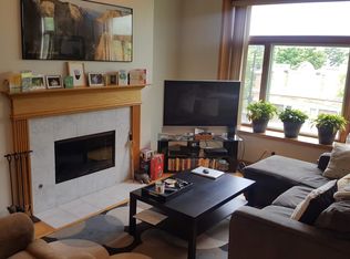 1455 W Belmont Ave APT 2F, Chicago, IL 60657