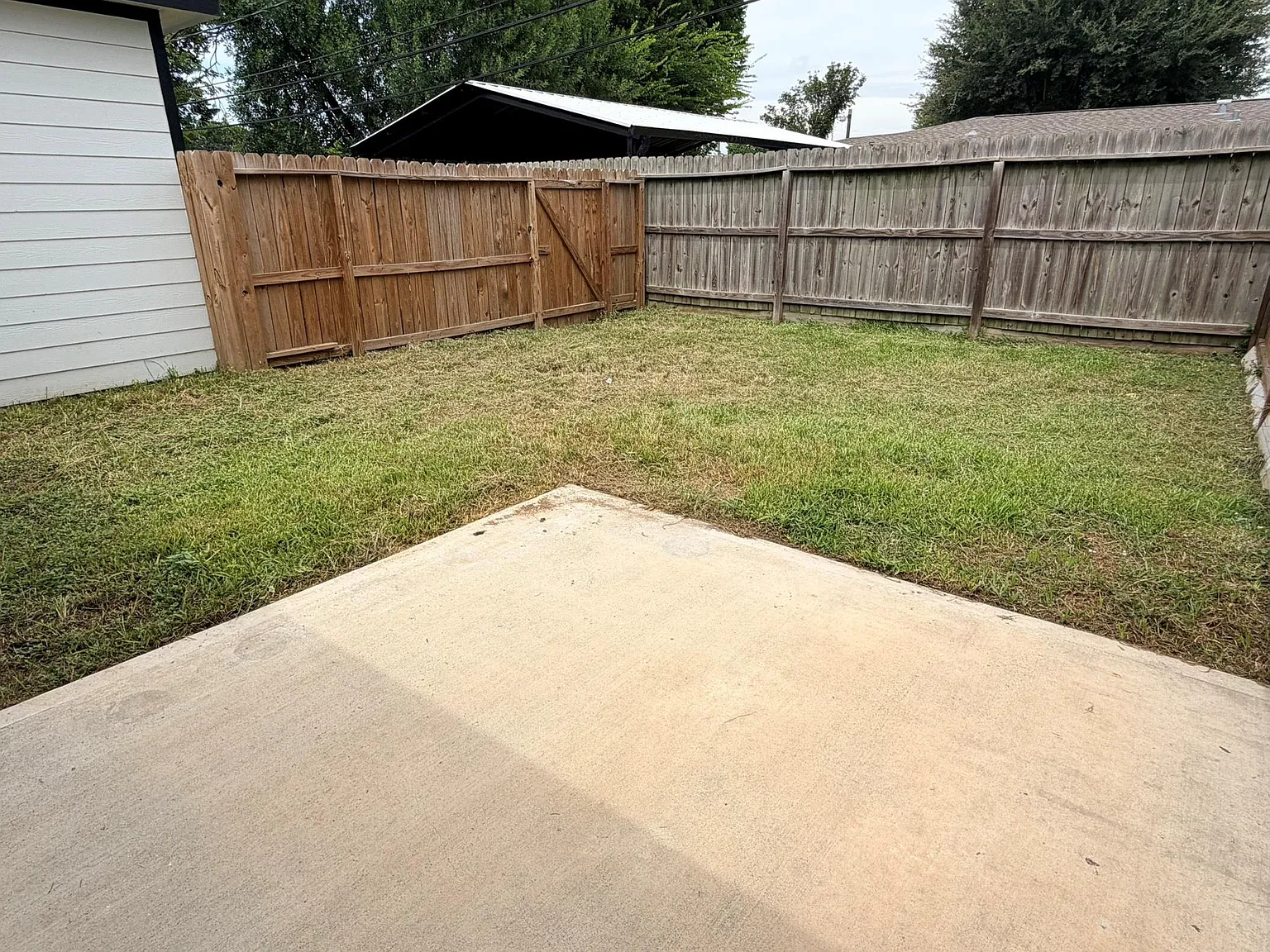 3 bed, 1.5 bath, 2244 sqft, $1,500 — Photo 3