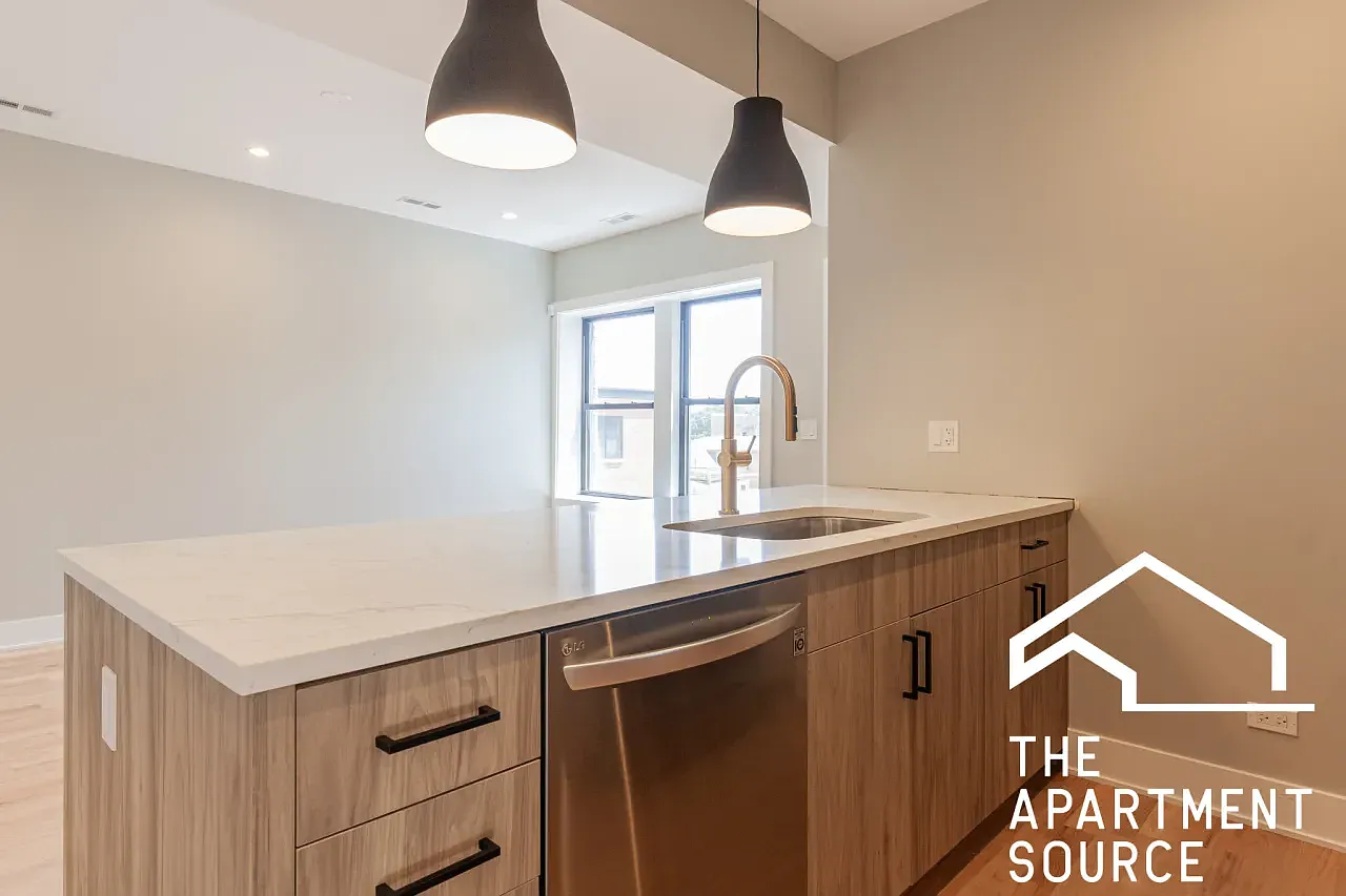 2 bed, 877 sqft, $2,795 — Photo 3