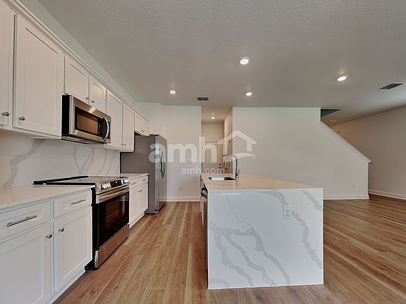 3rd image of 6799 Atlantic Beach Ave