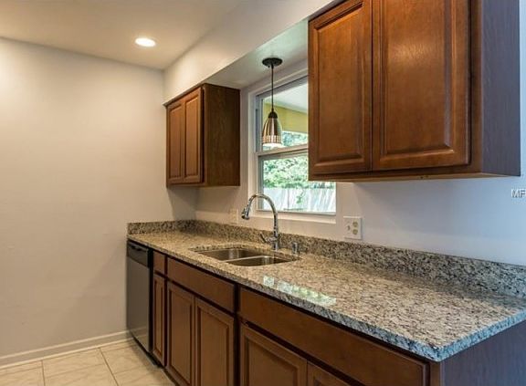3rd image of 1712 N Brink Ave