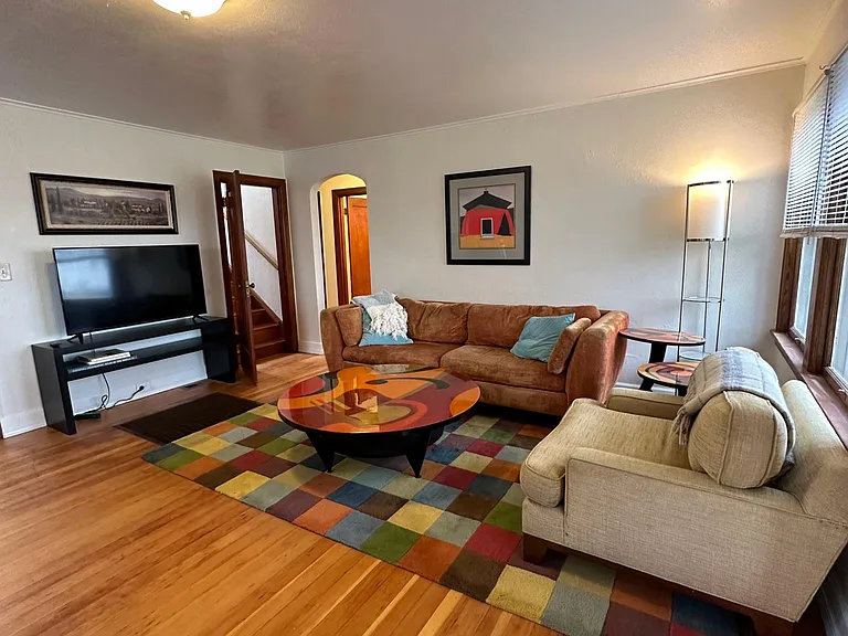 115 E Court St — Photo 4