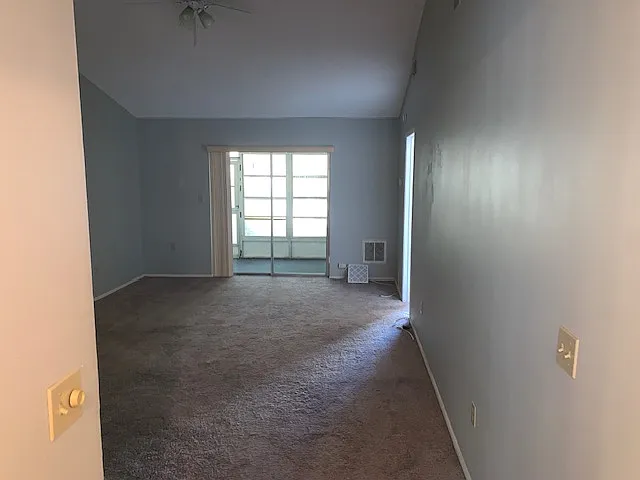 285 Rogers Ct — Photo 4