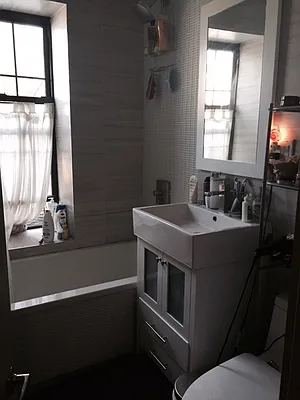 Rented by Premier Metro Realty Corp | media 69