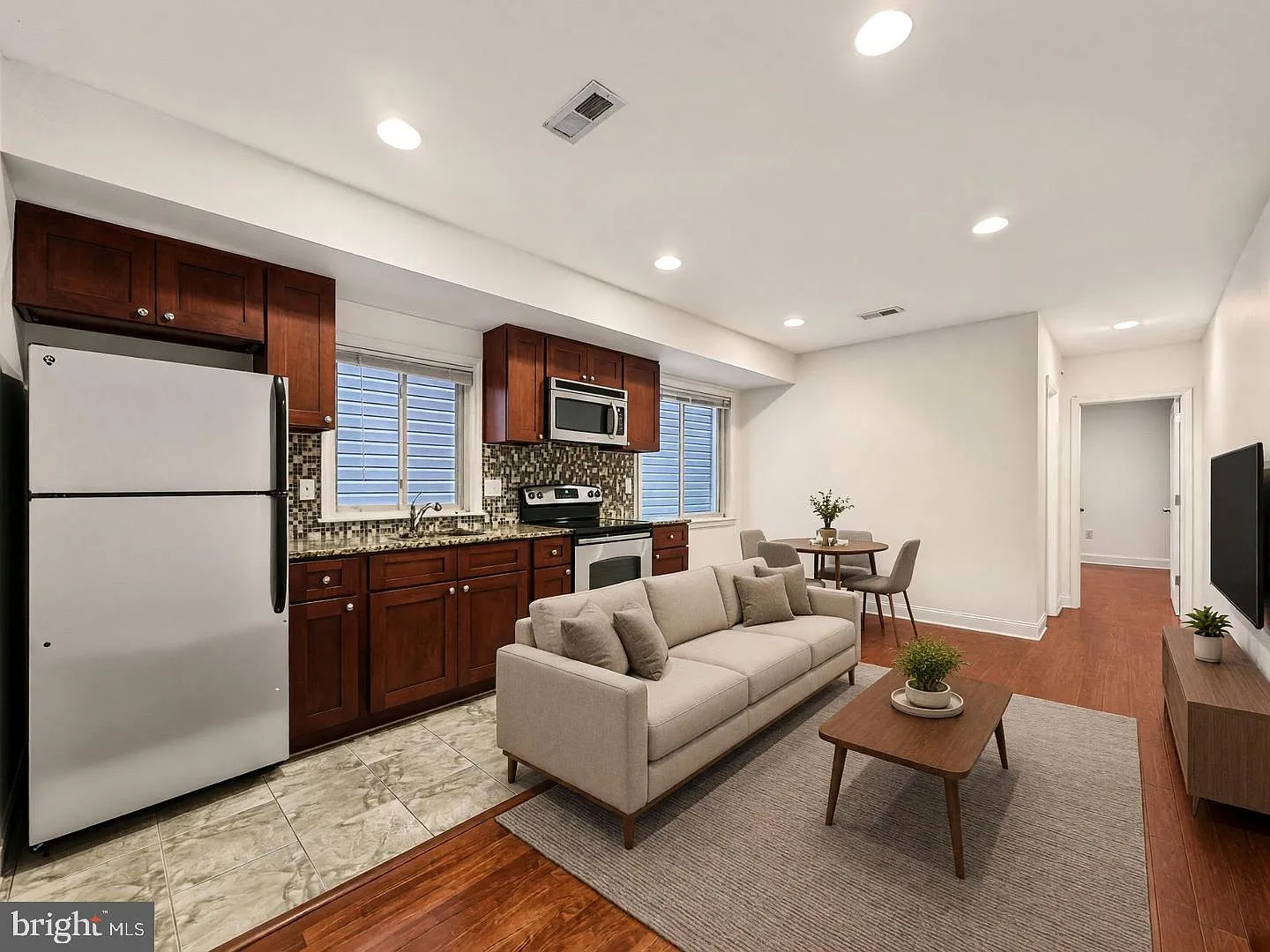 2 bed, 2.0 bath, 600 sqft, $1,195 — Photo 3