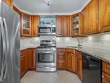 13 Franklin Pl #13-13-6D — Photo 9