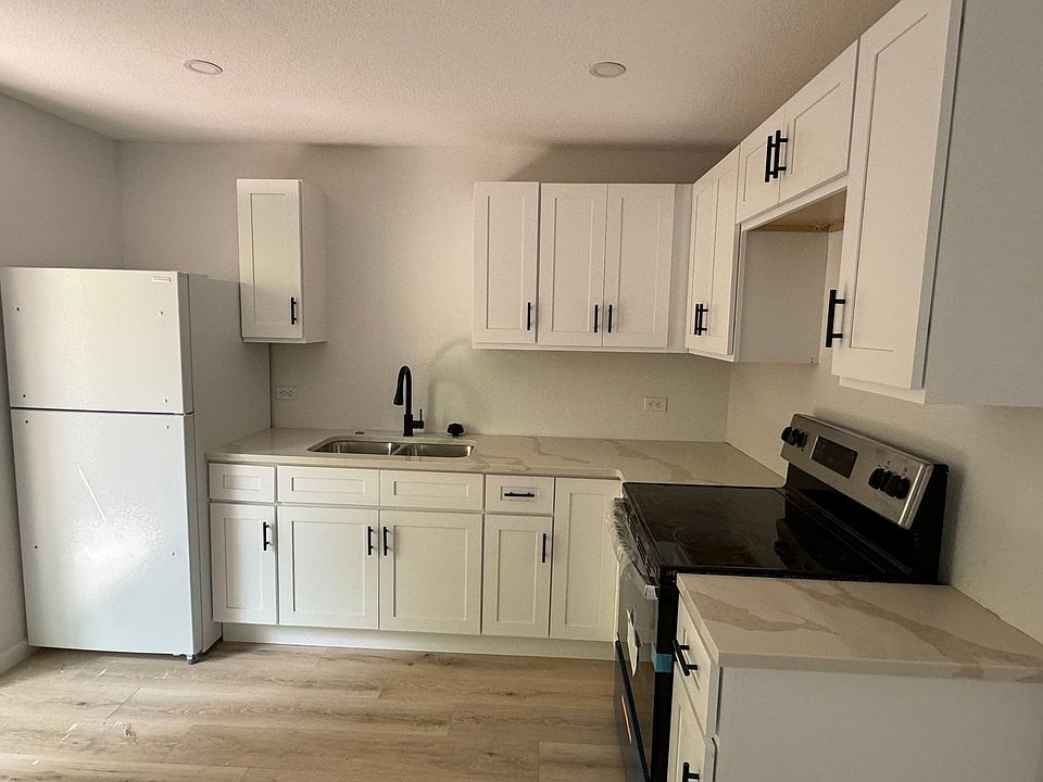 2nd image of 815 W Mulberry St #2