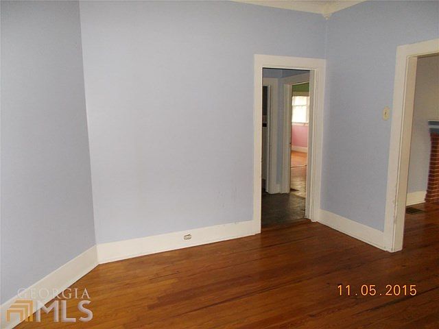 2nd image of 172 Park Ave