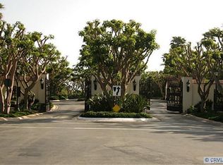 16 Surfspray Blf, Newport Coast, CA 92657