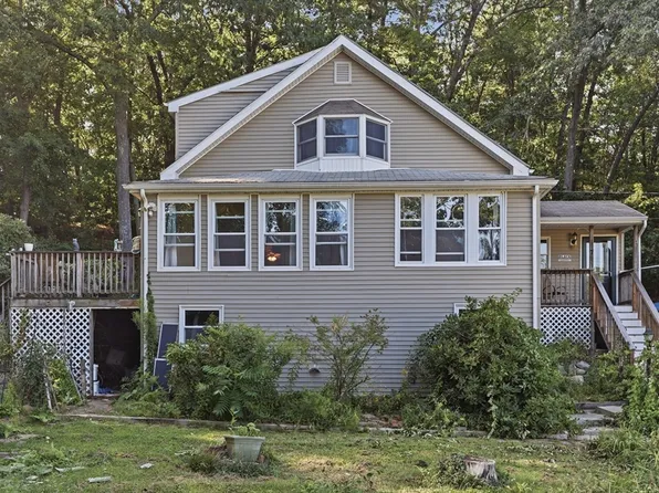 79 Waverly Rd, Woburn, MA 01801