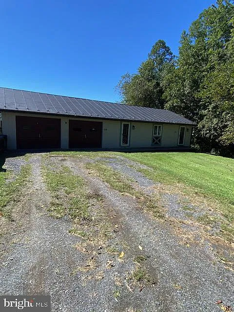 1 bed, 1.0 bath, 335 sqft, $1,050 — Photo 2