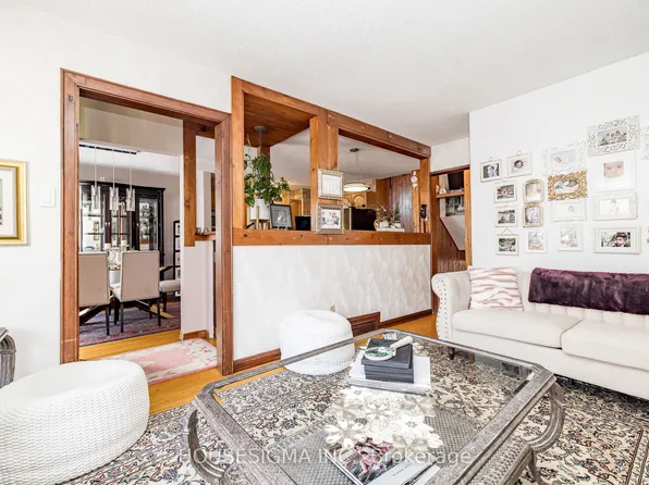 994 Charlton Dr, Ottawa, ON K1J 8B3