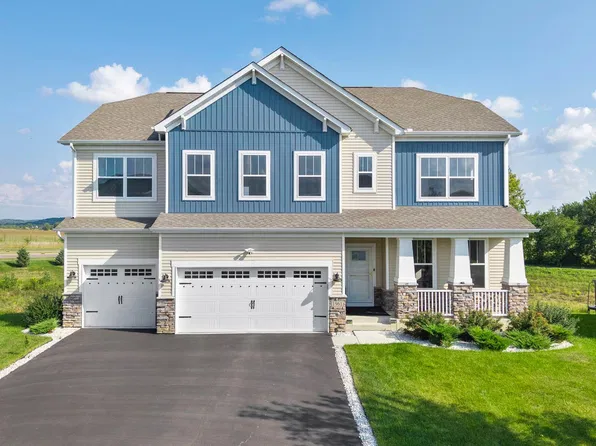 1961 Dahlia Dr, Shakopee, MN 55379