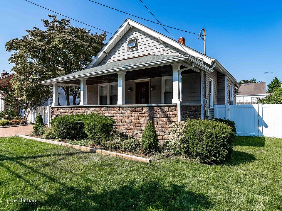 1st image of 40 Scarcliffe Dr