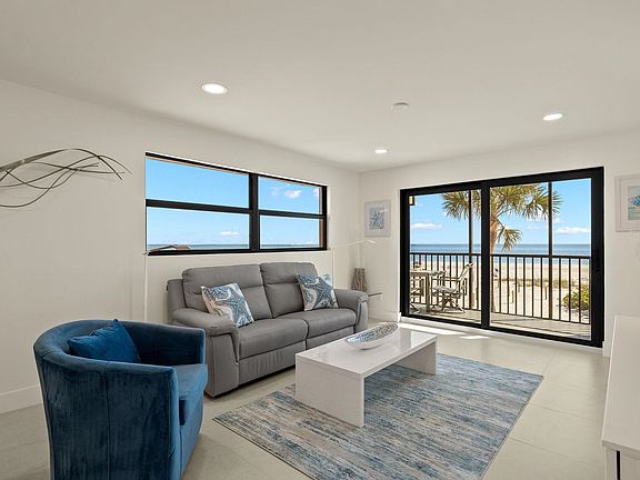 2nd image of 2230 Camino Del Mar Dr #4D2