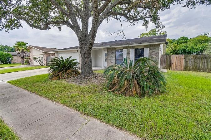 1st image of 5643 Canyon Forest Dr