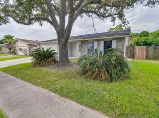 5643 Canyon Forest Dr, Houston, TX 77088
