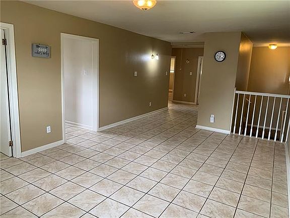 2nd image of 7423 Zimpel St