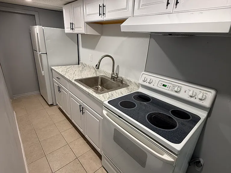 183 Byfield St #R — Photo 2