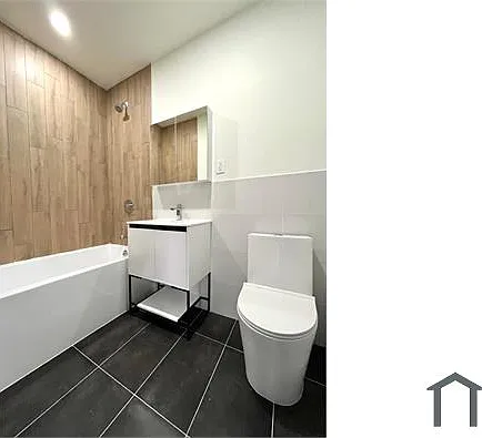 1020 Rutland Rd — Photo 2
