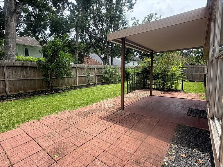 3806 Carya Cir — Photo 14