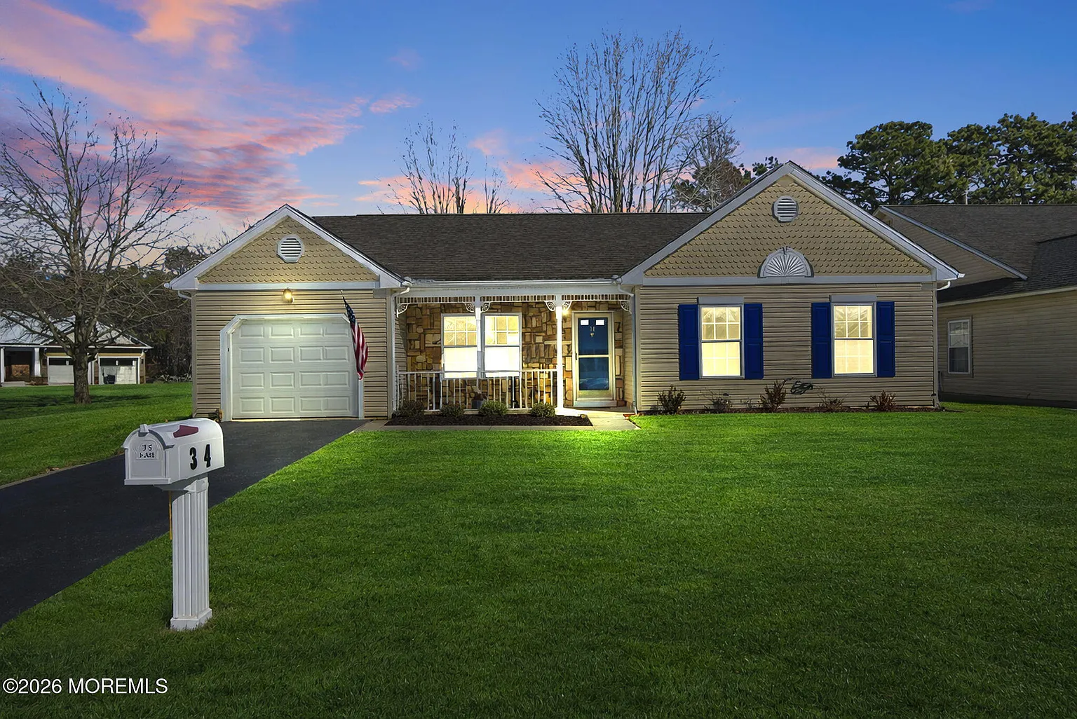 34 Molly Lane photo 1